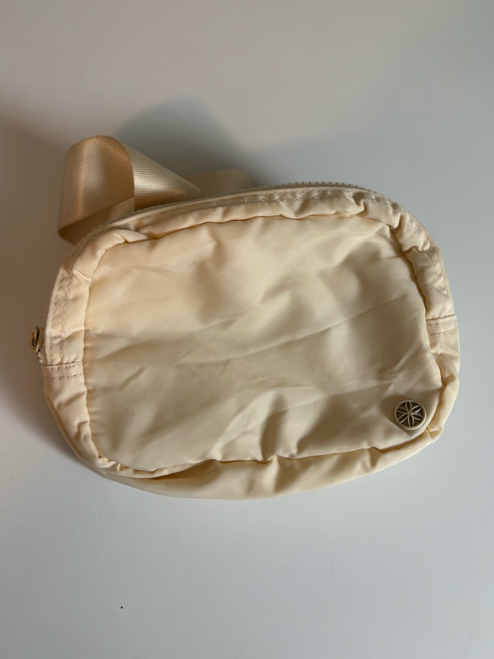 GAIAM Sidekick Waist Pack Belt Bag Fanny Pack Cream/Beige Vacation Beach Hiking